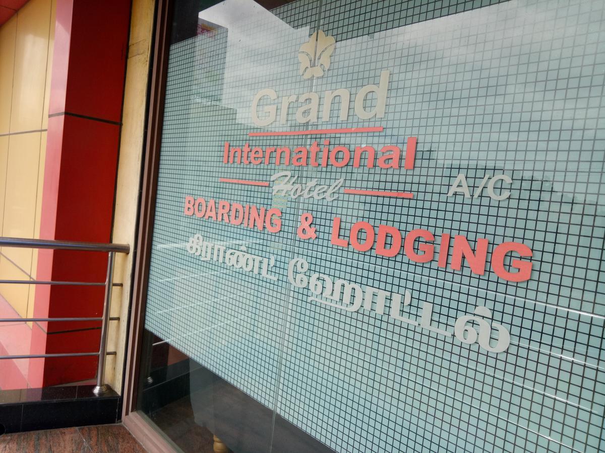 Grand International Hotell Erode Exteriör bild