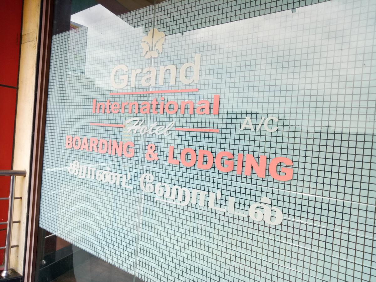 Grand International Hotell Erode Exteriör bild